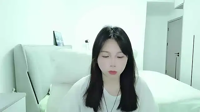 Sunset glow online show from 17, 12, 2025