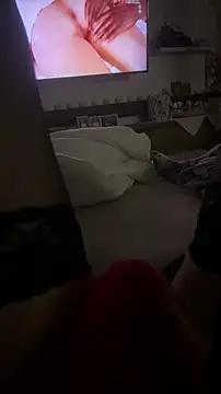 Snapshot of petuletra chatting on 4, 12, 2025 petuletra online show from 4, 12, 2025