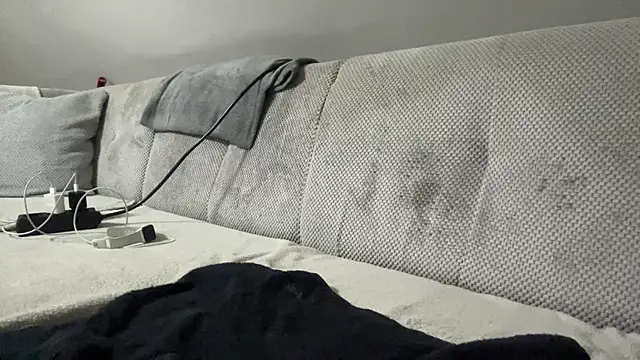 Snapshot of petuletra chatting on 13, 10, 2025 petuletra online show from 13, 10, 2025