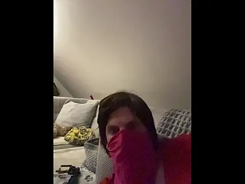 Snapshot of petuletra chatting on 19, 11, 2025 petuletra online show from 19, 11, 2025