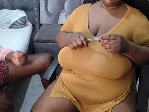 ebonybbwcouples online show from 10, 9, 2025