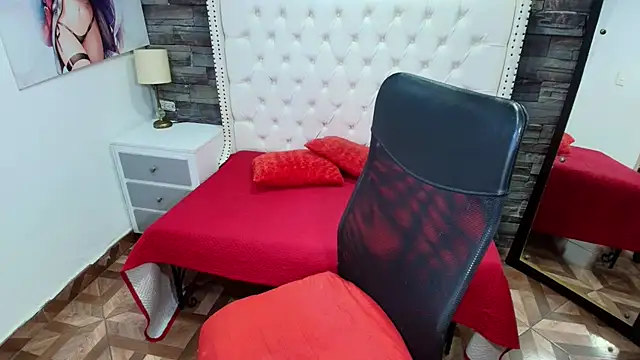 Snapshot of TRINY_TS chatting on 12, 7, 2026 TRINY TS online show from 12, 7, 2026