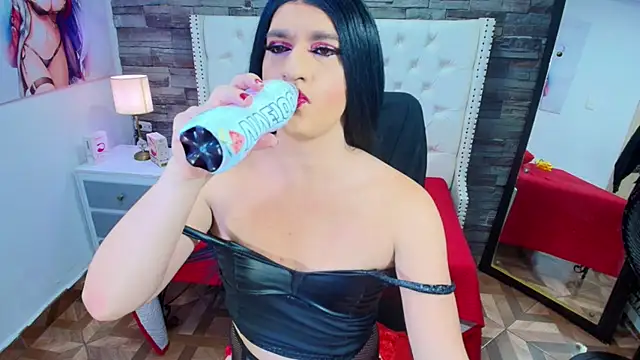 TRINY TS online show from 1, 4, 2026