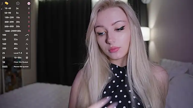 CatchMe1 online show from 26, 10, 2025