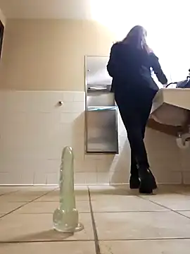 Snapshot of Nikkierosee chatting on 19, 3, 2025 Nikkierosee online show from 19, 3, 2025