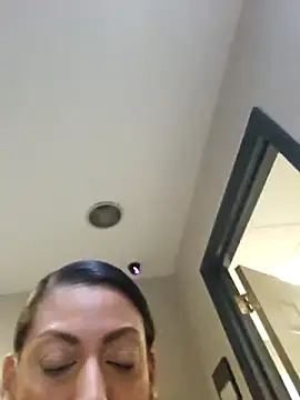 Snapshot of Nikkierosee chatting on 18, 3, 2025 Nikkierosee online show from 18, 3, 2025