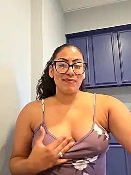 Snapshot of Nikkierosee chatting on 22, 10, 2025 Nikkierosee online show from 22, 10, 2025