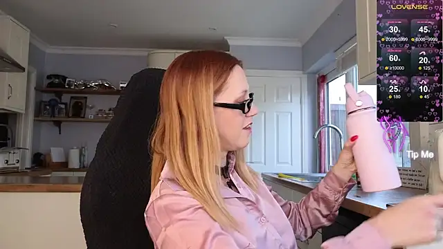 stripmequick online show from 18, 9, 2025