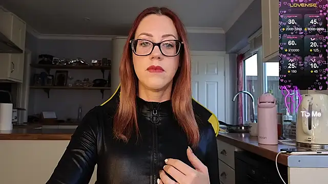 stripmequick online show from 27, 10, 2025