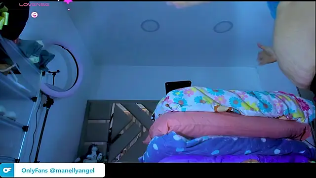 ashelydainii online show from 23, 2, 2026