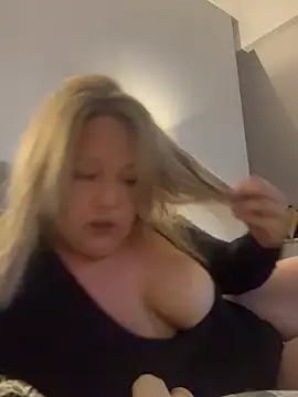 LunaMae0x0 online show from 8, 7, 2026