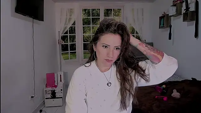 vanessabrown  online show from 16, 4, 2026