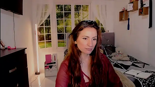 vanessabrown  online show from 6, 7, 2026