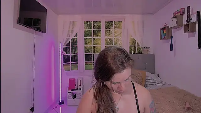 vanessabrown  online show from 31, 3, 2026