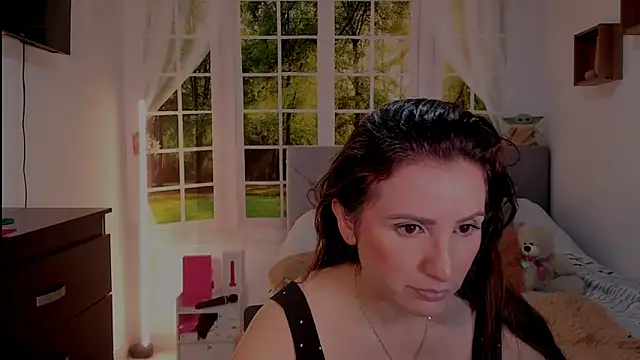 vanessabrown  online show from 3, 6, 2026
