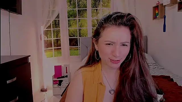 vanessabrown  online show from 10, 6, 2026