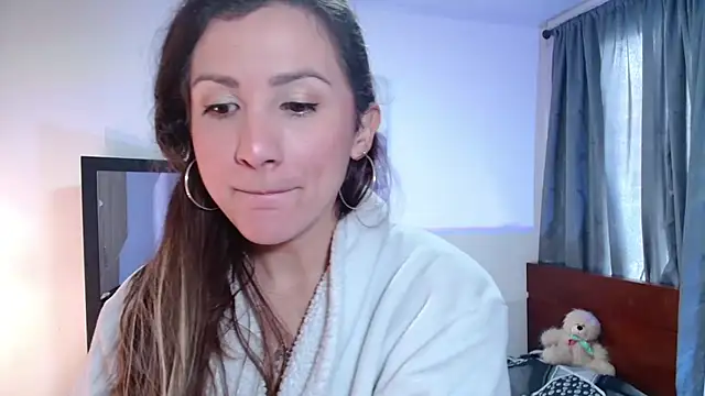 vanessabrown  online show from 18, 3, 2025