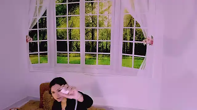 vanessabrown  online show from 15, 7, 2026