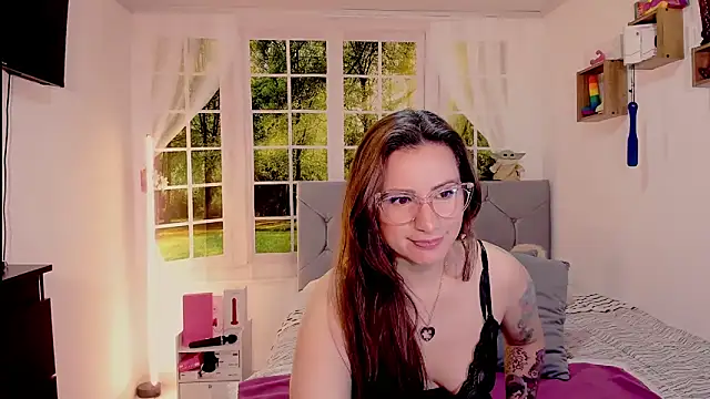 vanessabrown  online show from 15, 6, 2026