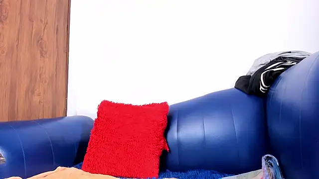 Mature Skinny online show from 27, 3, 2026