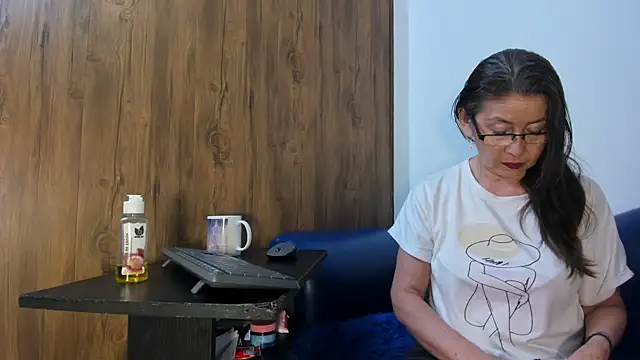 Mature Skinny online show from 21, 12, 2025