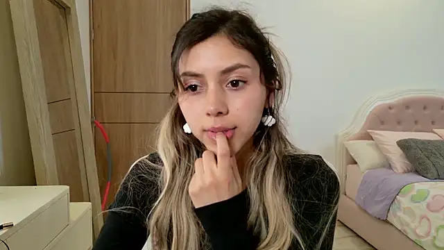 Sensualtease online show from 5, 2, 2025