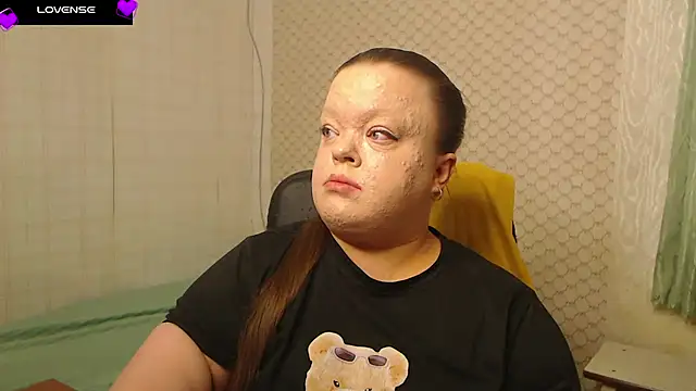 Janiffer MiMi online show from 4, 4, 2026