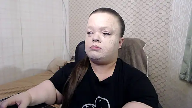 Janiffer MiMi online show from 7, 5, 2026