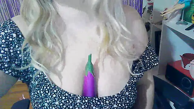 Snapshot of PinkPudding chatting on 21, 2, 2025 PinkPudding online show from 21, 2, 2025