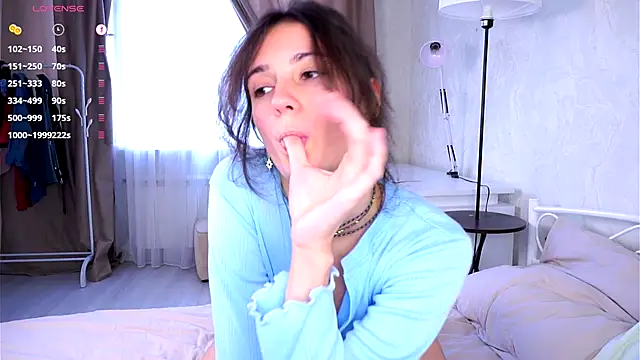 Holla Molly online show from 11, 10, 2025