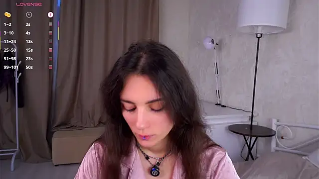 Holla Molly online show from 10, 11, 2025