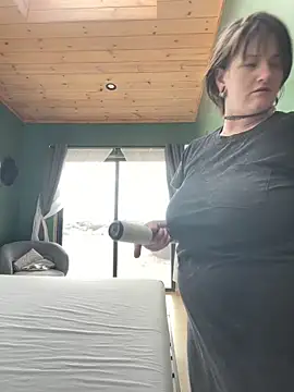 Snapshot of 1-800-FUCKYOU chatting on 6, 2, 2026 1-800-FUCKYOU online show from 6, 2, 2026