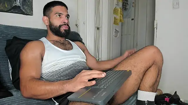 sweatyhairypig23 online show from 8, 2, 2026