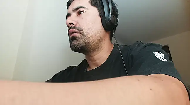 VonDoomdelToro online show from 10, 2, 2025