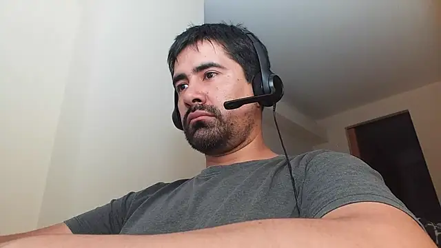 VonDoomdelToro online show from 14, 2, 2025