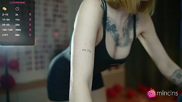 Snapshot of melanielwithu chatting on 19, 2, 2026 melanielwithu online show from 19, 2, 2026