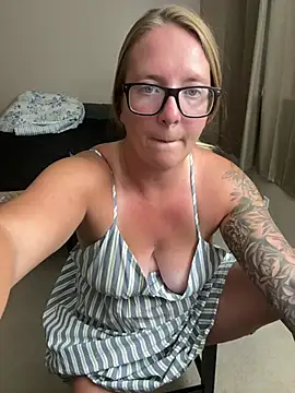 Snapshot of Lizzyloo chatting on 15, 7, 2026 Lizzyloo online show from 15, 7, 2026