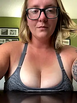 Lizzyloo online show from 9, 9, 2025