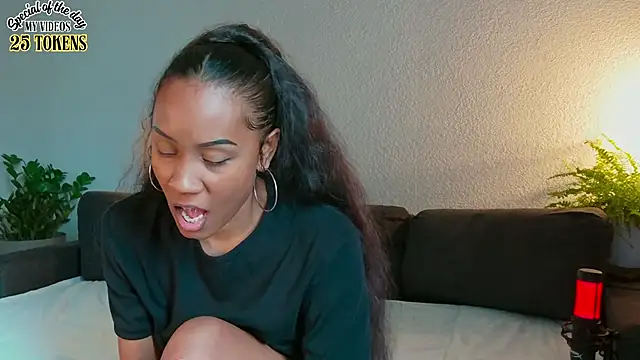 Therainqueen online show from 7, 10, 2025