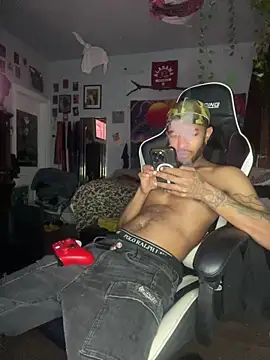 Snapshot of spideyzaddy chatting on 25, 11, 2025 spideyzaddy online show from 25, 11, 2025