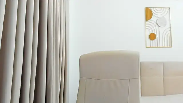 Sunshine Eva online show from 3, 10, 2025