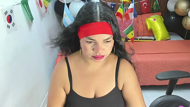 Snapshot of Cloe_35 chatting on 15, 6, 2026 Cloe 35 online show from 15, 6, 2026