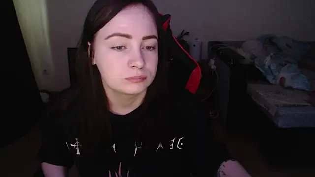 Snapshot of Laralianna chatting on 18, 12, 2025 Laralianna online show from 18, 12, 2025