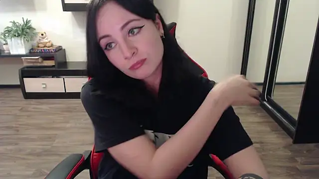 Snapshot of Laralianna chatting on 25, 9, 2025 Laralianna online show from 25, 9, 2025