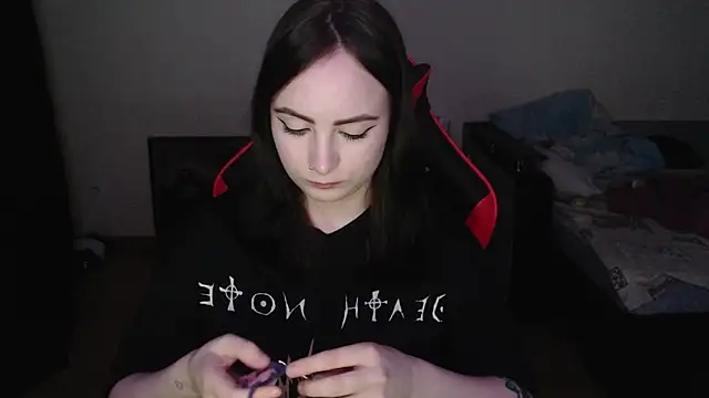 Snapshot of Laralianna chatting on 16, 12, 2025 Laralianna online show from 16, 12, 2025