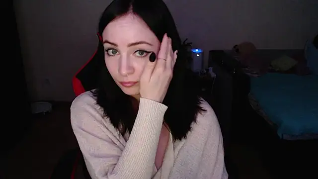 Snapshot of Laralianna chatting on 28, 10, 2025 Laralianna online show from 28, 10, 2025