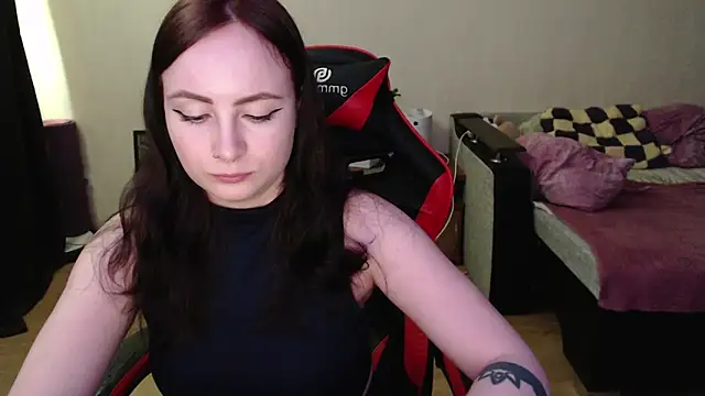 Laralianna online show from 13, 4, 2026