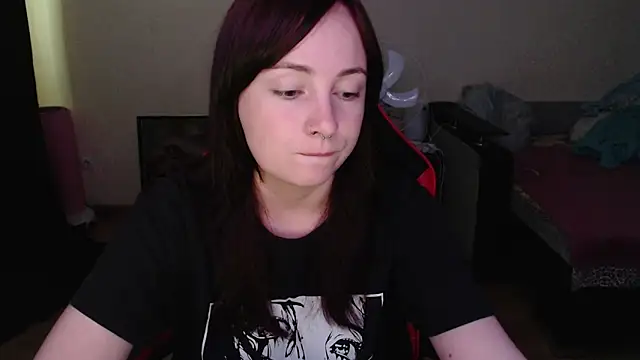 Laralianna online show from 7, 7, 2026