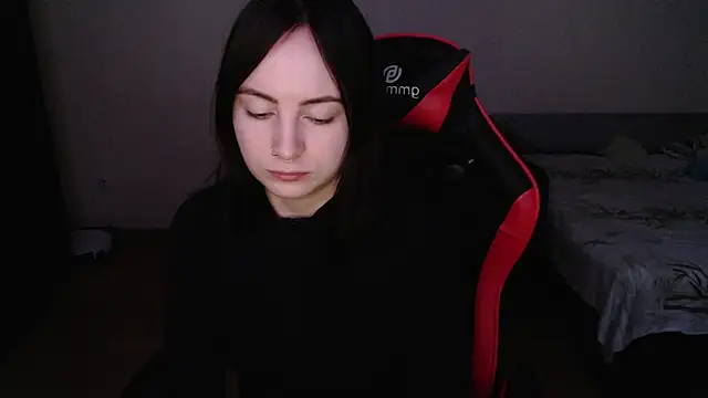 Snapshot of Laralianna chatting on 3, 11, 2025 Laralianna online show from 3, 11, 2025