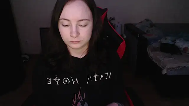 Snapshot of Laralianna chatting on 15, 12, 2025 Laralianna online show from 15, 12, 2025